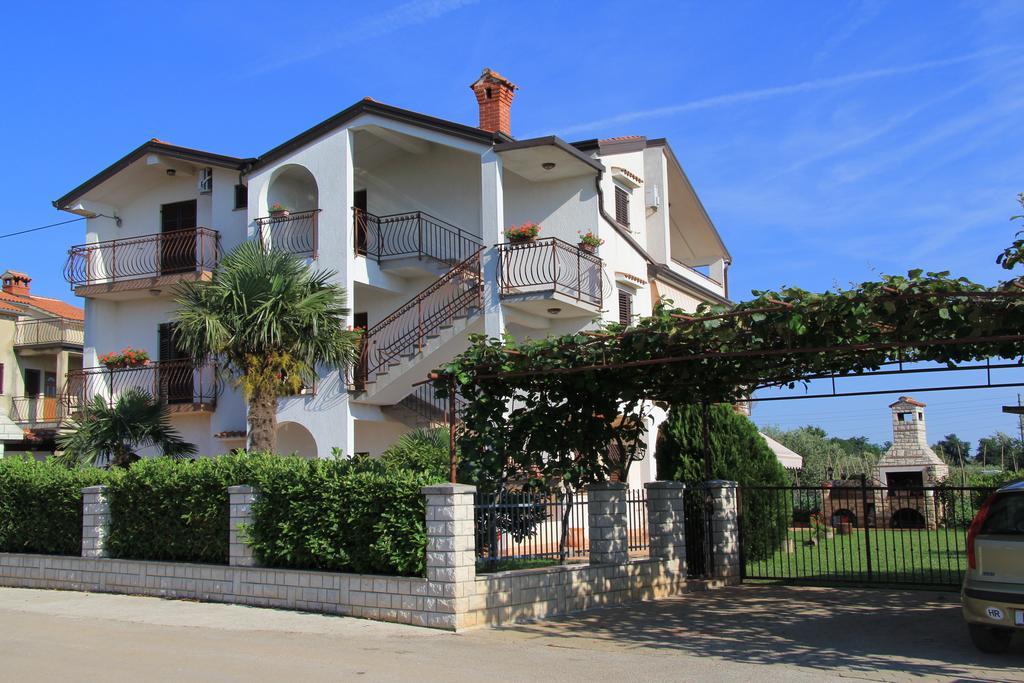 Apartments Jasna Umag Exterior foto